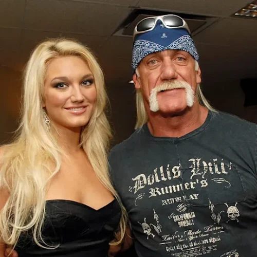 Brooke Hogan’s Heartfelt Choice: Honoring Her Father Hulk Hogan in Her Own Way