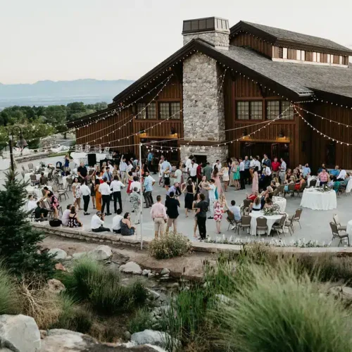 You Can Rent Martha Stewart’s Farm Guesthouse for a Pre-Thanksgiving Stay – for Just $11.23